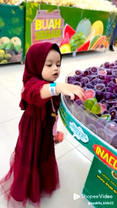 Gamis Hijab Bayi Rendra Tutu Tile Doti gmis bayi aqiqah (0-18 Bulan) Pakaian Muslim Anak Balita Prem. Pink renda polkadot lengan panjang aksesoris hijab.
