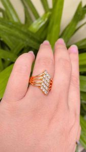 CINCIN GOLD TINGKAT MIRING DILAPISI FULL PERMATA ELEGANT SIMPLE LAPIS GOLD TERLARIS PERHIASAN IMPORT TEEBARU KEKINIAN