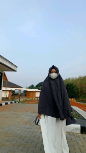 Bergo wolfis pet antem (anti tembem) polos jumbo / uk XXL / Jilbab instan wolfis polos