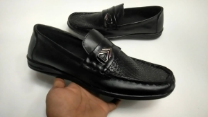LEGIONE sepatu santai slipon pria dewasa terbaru | sepatu kulit casual pria kulit kombinasi sol karet nyaman dan anti licin Slip-On Nyaman Untuk Dewasa Sepatu Kulit Cow Leather - Lazada