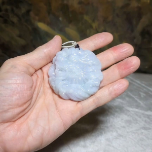 81 grams Natural untreated Burma Jade (Type A Jadeite) light lavender Dragon handheld / large pendant (with certificate) 翡翠A货淡紫龙手把件大吊坠(带证书)