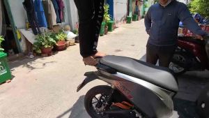 Cảng sau tay dắt wantum datbike ( nhựa )