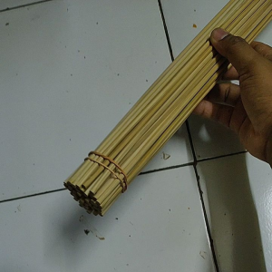 Tusuk L Stick Bambu (+-)55cm Diameter 5 mm Tumpul Isi 50 Pcs