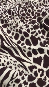 Vải lụa đũi Hàn họa tiết da beo màu nâu nền kem mềm rũ dày vừa (khổ 1m5)may đầm váyáo kiểu  áo dài