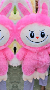 ตุ๊กตาลาบูบู้สุดฮิต Labubu ขนาด60ซม. เกรดพรีเมียม ขนปุยนุ่มนิ่ม รับประกันสินค้าตรงปก น่ารักมาก ใยสังเคราะห์