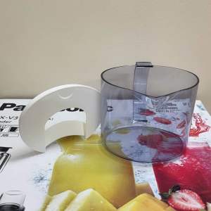 Nắp ly đựng nước máy ép Panasonic Model MJ-68M - Cốc đựng nước máy ép tráu cây Panasonic MJ-70M
