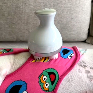 เครื่องนวดหัวแมว หมา ไร้สาย ชาร์จได้ นวดได้ทั้งตัว สัตว์เลี้ยง/เจ้าของได้ ผ่อนคลายหายเครียด ขนาดพอดีมือ ปรับความแรงได้ เสียงไม่ดัง มีจอ LED บอกสถานะ