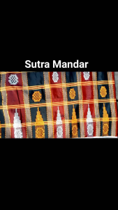 Lipa Saqbe Sarung Tenun Sutra Mandar Sulawesi Barat