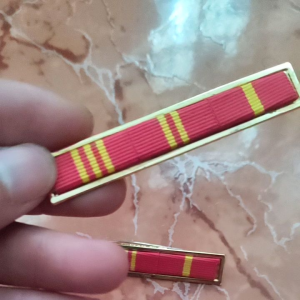 Vỉ Cuống phên huy hiệu đeo áo gắn trên phên biển tên cài áo vest