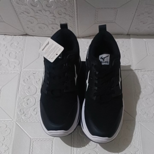 Sepatu Sneakers pria wanita terbaru sepatu olahraga pria wanita murah sepatu volley pria wanita murah sepatu jogging pria wanita sepatu kerja pria sepatu senam wanita