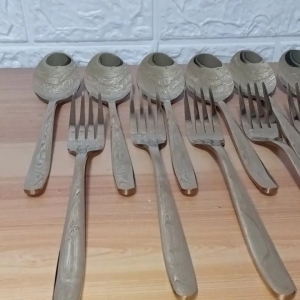 SET FOR 6 PAIRS GOLD DINNER SPOON AND FORK / 7.5 INCHES LONG / STAINLESSNESS STEEL