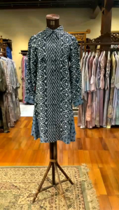 Windy Tunik Viscos by Dian Pelangi LIMITED EDITION Blouse Baju Atasan Kemeja Blus Outfit Casual Formal Kerja Kantor Pesta Pernikahan Kondangan Lebaran Wanita Hijaber Cantik Anggun Modis Modern Simple Elegan Mewah Model Korea Terbaru Motif Batik Kekinian