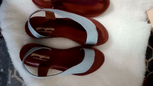Sandal Kulit Wanita: Desain Elegan & Nyaman untuk Acara Formal