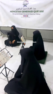 Tripod Stand Alat Penongak Baca Quran & Teks Lirik Lagu Partitur Musik Fleksibel 180 Derajat