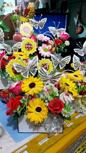 Giỏ hoa hồng sáp + hoa hướng dương + 2 bư.ớm xiền tặng thầy cô sinh nhật kỉ niệm ( chọn mầu ghi chú trên đơn hàng)