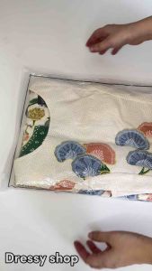 Round neck tulip sleeve bottom Split end batik dress