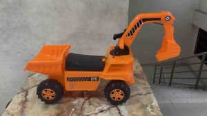 CANDY EXCAVATOR CRAWLER 1 - 3 YEARS KIDS TOLOCAR PUSH CAR RIDE ON TOY 4 WHEELS MUSIC LIGHT