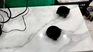 1 CHIẾC LOA TRUNG TÂM XE HƠI BẢN THIẾU CÓ LỖ CHỜ SẴN KÈM GIẮC CẮM ZIN XỊN SÒ ĐỦ ĐỂ ANH EM THI CÔNG 1 CÁCH THOẢI MÁI NHẤT Ạ~ VỊ TRÍ CỘT D CÓ LỖ CHỜ SẴN 👌