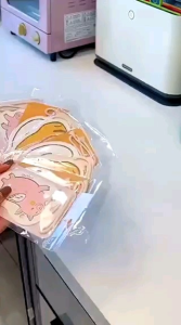 SS1731 卡通木浆棉洗碗擦 (1套3个) 卡通木浆棉洗碗擦 (1套3个) 我不告诉你你一定不知道这是一个洗碗擦，卡通设计太可爱了，用它刷碗刷盘子刷的干净不沾油污�#一套3个卡通木浆海绵# �