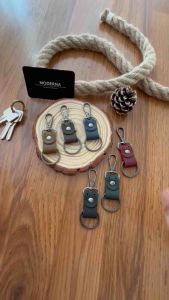 MODERNA Genuine Leather Key Holder with Gun Black Metal Hook Cute Keychain Crazy Horse