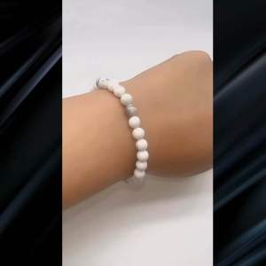 { มีของแถม } หินฮาวไลท์ หินแห่งความใจเย็น หรือ หินแห่งความตระหนัก สร้อยข้อมือหินแท้ หินนำโชค หินแท้ หินมงคล