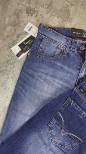 LOUIS MARTINE - Jeans Pendek Pria Regular Fit Basic