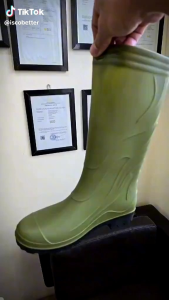 sepatu boot pvc karet tinggi Kuning awet tahan lama pengaman saat kerja