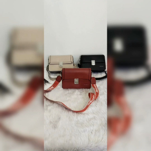 กระเป๋าผู้หญิง กระเป๋า สะพาย ผญ กระเป๋าสะพายไหล่ กระเป๋าสะพายข้าง 8นิ้ว กระเป๋าแบรนด์แท้ กระเป๋าสำหรับผู้หญิง