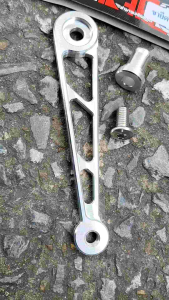 ขายึดท่อแต่ง ยาว 17 เซน ใส่ KRSERPIGOรถ 2จังหวะ