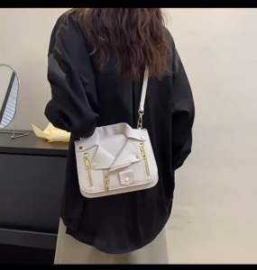 Túi xách da đeo chéo siêu dễ thương cá tính cho nữ