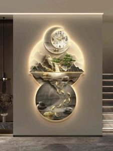 Tranh Đồng Hồ Cửu Ngư Kết hợp với núi rừng Hữu Tình mang ý nghĩa trường thọ thịnh vượng cho Gia Chủ