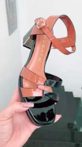 Sandal cao gót gót trụ 6p phối màu đen nâu kiểu dáng thoải mái thương hiệu Rosata Ro657