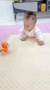Khỉ nhào lộn 360 độ đáng yêu có đèn có nhạc Đồ chơi giải trí cho trẻ sơ sinh và trẻ nhỏ