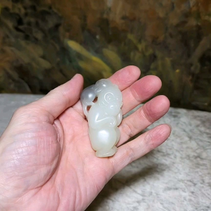 Gegegems Collection exquisite natural Nephrite two tones 3 dimensional Monkeys Jade handheld (with certificate) 精品和田玉高青白烟灰双色巧雕立体猴子王手把(带证书)