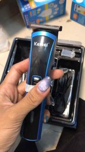 Kemei รุ่น KM-418 ปัตตาเลี่ยนไร้สาย โกนหนวด ตัดผม ขนาดพอดีมือ