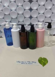 Chai lọ nhựa 300ml Vai Ngang Màu Xanh/Nâu/Trong/TrắngSứ/Hồng/Xanh Nước Biển siêu đẹp có vòi nhấn ĐenTrắng Chất Lượng