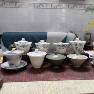 Chén khải pha trà sứ Thanh Hoa vẽ tay họa tiết trúc cao cấp gaiwan