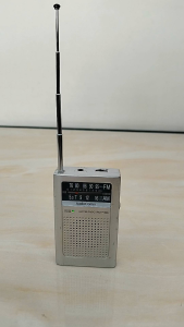 Đài radio thu phát sóng AUDIO COMM RAD-P102N (Lỗi) hàng bãi Nhật