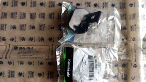 BRACKET DUDUKAN GANTUNGAN KNALPOT KAWASAKI NINJA 150R BREKET 150LMN 92160-1843