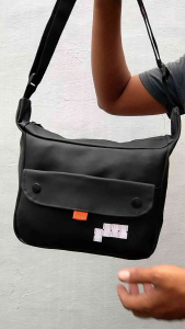 tas slempang bahu dada