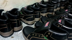 sepatu boots pria sepatu boots model sefty sepatu kerja lapangan pria
