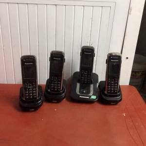 Điện thoại kỹ thuật số không dây Panasonic kx tg8411 nhiều tay con
