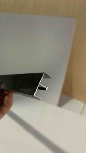 List Rell M Etalase Untuk Kolong Dapur List Aluminium 2 Jalur Bentuk M Coklat