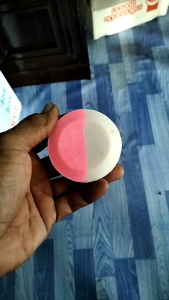 สบู่อัดก้อนขนาด100กรัม ทูโทน2กลิ่น นมข้าวฌยเกริต แพ็ค5ก้อนกลิ่นหอมฟองเยอะ