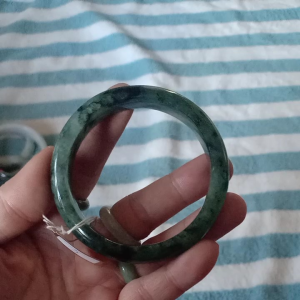 กำไรหยกแท้จากพม่าสีเขียวแก่ไซส์ 54 รหัส 038 BB