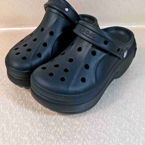 SANDAL CROCS BELLA CLOG/CROCS BELLA CLOG/CROCS BELLA PLATFORM CLOG/SANDAL CROCS WANITA/SANDAL WEDGES WANITA
