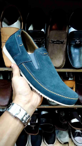 Sepatu kulit pria terbaru 2024