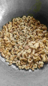 แคปหมูติดมัน กากหมูสูตรโบราณ*สำหรับทอดเอง* สะอาด สดใหม่ ไม่เหม็นหืน ขนาด500กรัม