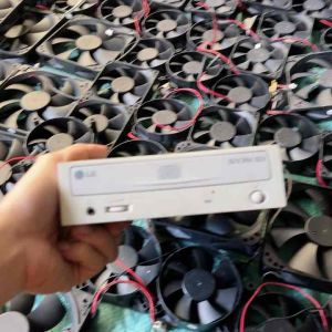 Ổ CDROM có jack 3.5 gnhe nhạc trực tiếp