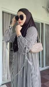 Anasya Set Dress BY Signadila Setelan Gamis dan Hijab Set Dress Wanita Motif Salur Setelan Baju Muslim Wanita Gamis dan Bergo Outfit Baju Muslim Kekinian